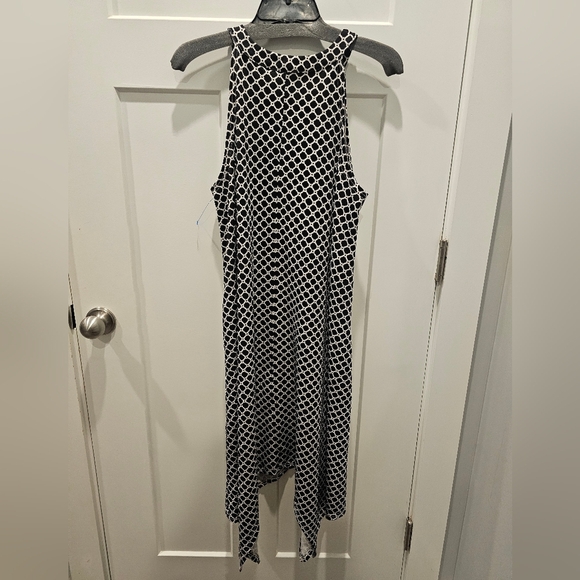 Nina Leonard Black and White Pull On Hankerchief Hem Dress Size Large - Picture 5 of 11